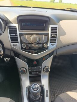 Chevrolet Cruze 2.0 VCDi 92kW LS Plus – 1. majiteľ - 13