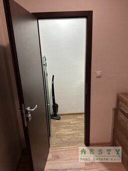 VEĽKÝ 2i byt, 3loggie, Žiar nad Hronom, Hurbanova ul., ESTY  - 13