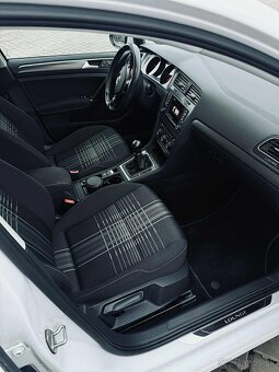 Volkswagen Golf 7 2.0TDI Lounge - 13