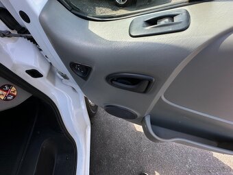 Renault Trafic 2.0dCi/84kW KLIMA 6.Míst r.v. 2009 - 13