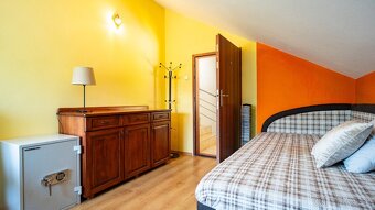 ⌂ZNÍŽENÁ CENA Predaj // 4-izbový rodinný dom 301 m² //VRÚTOC - 13