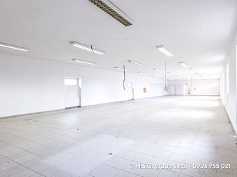 Na predaj - Komerčná budova s veľkým pozemkom - 13