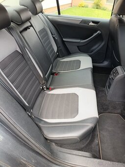 Volkswagen Jetta, benzín 1.4 TSI Highline - 13