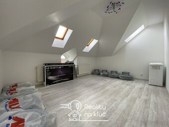 Na predaj veľký podkrovný 2-izbový byt na Andovskej ulici - 13