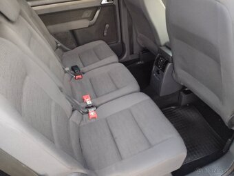 Volkswagen Touran Facelift 1.9 TDI 77kw 7.Miestné - 13
