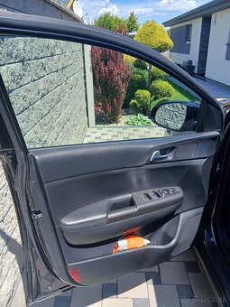 Kia sportage 2.0 crdi 4x4 automat - 13