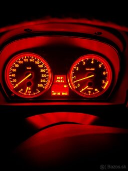 BMW E90 330i LCI M PAKET - 13
