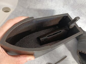 Obrovská komínová velmi stará sbírková žehlička 9,65kg - 13