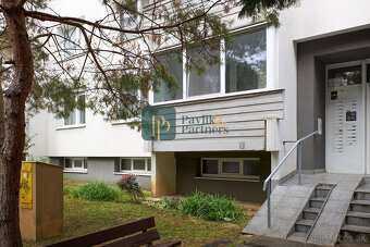 Predaj veľký 3 izbový byt, kompletná rek., balkón, 85m2 - 13