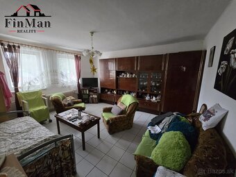 Na predaj priestranný rodinný dom s veľkým pozemkom Jánovce - 13