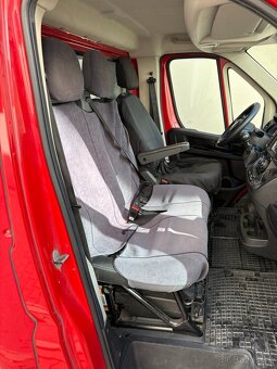 FIAT DUCATO r.v. 2022 - skriňová dodávka s hydraulickým zvíh - 13