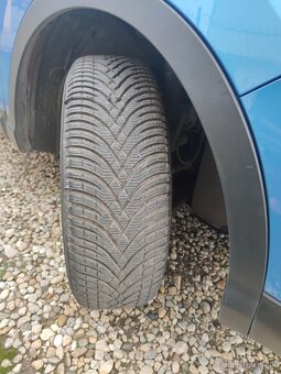 Nissan Qashqai 4x4 + ťažné, 360 kamera - 13