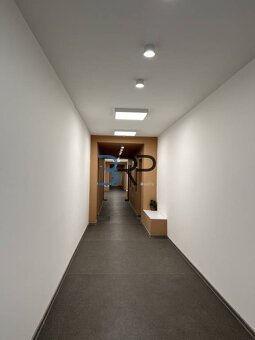 Na prenájom 2 izbový byt v meste Senica - 13