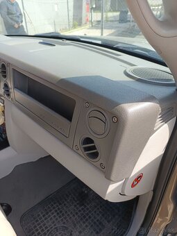 Jeep Commander - 13
