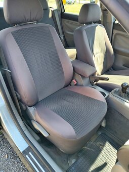 Volkswagen Passat 1.9 TDI Comfortline 4-Motion - 13