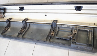 BMW 7 E32 Zadný nárazník - 13