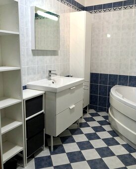 Prenájom veľkého 4-izbového bytu pri British intern. school - 13