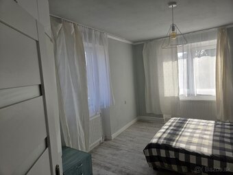 Zrekonštruovaný dom s krásnym interiérom- ihneď k bývaniu - 13