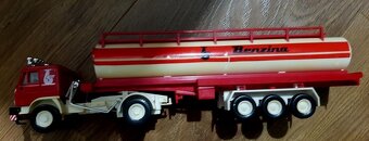 staré hračky bábika,  domiešavač, ČZ prasa, MONTI, buld..... - 13