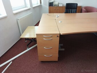 Kancelársky nábytok - 13