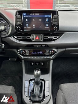 Hyundai i30 CW 1.6 CRDi DTC Family, 121 680km, SR - 13