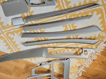 >>>hliníkový dekor - lišty - interiér BMW rad 5 mod. f10/f11 - 13