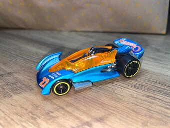 Hotwheels - 13