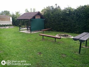 Predám pozemok+ Mob.dom+dve chatky+ob.voda,,elektr.,žumpa - 13