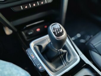 Kia Ceed 1,5 T-GDi M6 Edícia Sport - 13