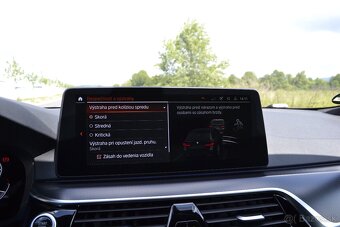 BMW 5 Touring 530d xDrive Mpaket Laser display key panorama - 13