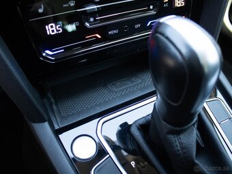 Volkswagen Passat Variant 2.0 TDI EVO Elegance DSG - 13