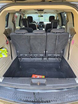 Chrysler grand voyager 7miestne - 13