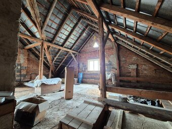 Vyprataný-Rodinný dom v pôvodnom stave /865 m2/ - Rajecké T. - 13