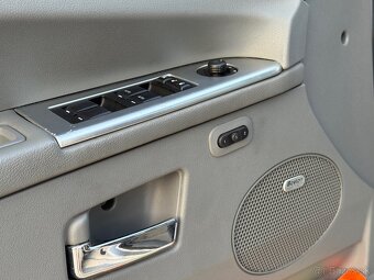 Jeep Grand Cherokee SRT-8 | 6.1 V8 HEMI - 13