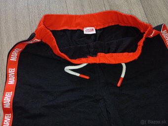 Čierne tepláky a kraťase Marvel 152 - 13