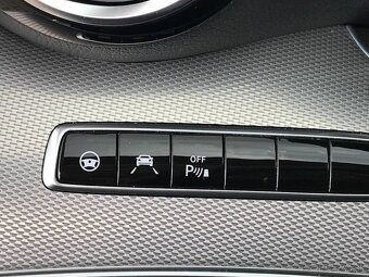 Mercedes-Benz E trieda Sedan 400d 4matic  VZDUCHOVÝ PODVOZOK - 13