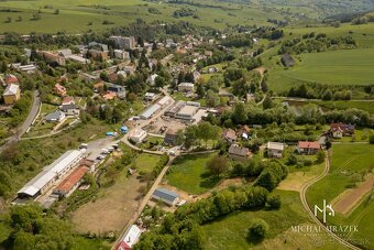 Ponúkame Vám na predaj stavebný pozemok v pokojnej časti Pov - 13