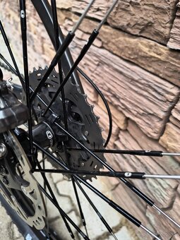 Kellys carbon rám, XT a XTR výbava - 13