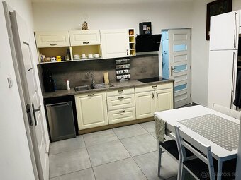 Kompletne zrekonštruovaný RD, 1868m2, Čemerné, VT - 13