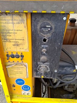 Elektrocentrála a osvětlovací stožár Kubota D905 - 13
