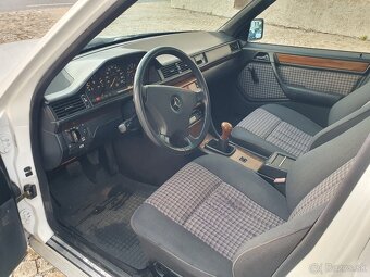 Mercedes W124 200E - 13