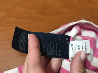 TOMMY HILFIGER originál nová kolekcia pasikave tricko L - 13