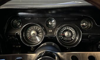 Ford Mustang Fastback 302ci V8 - 13