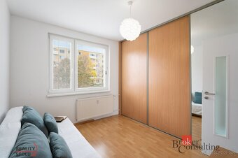 Slnečný a priestranný 3-izbový byt v tichej časti Klokočiny - 13