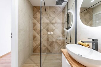 MIŠKOVECKÁ - JUH. Krásny 2 izbový byt, 51 m2 + loggia. ZARIA - 13