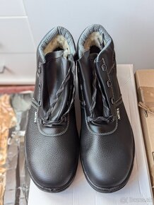 Bezpečnostná obuv - zimná aj celoročná - 13