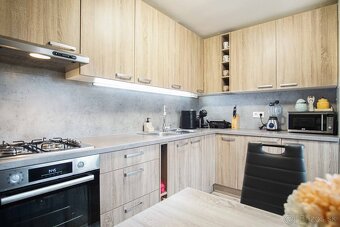 Tehlový 2-izbový byt v centre - Nové Zámky - 13