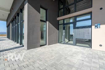 V ŠTANDARDE - 2izb. BYT + loggia 50,37 m2 a viac - REZIDENCI - 13