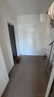 3 izobvy byt so zahradou Hviezdoslavov - 13