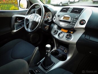 TOYOTA RAV4 2.2 D-4D 100kW- 4x4-UZAVIERKA-DIGIKLIMA-NOVA STK - 13